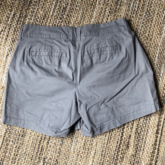 Old Navy Women’s gray shorts - Picture 3 of 3